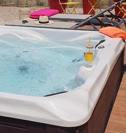 Bed and Breakfast Les Bonbonnettes Le Cailar Esterno foto