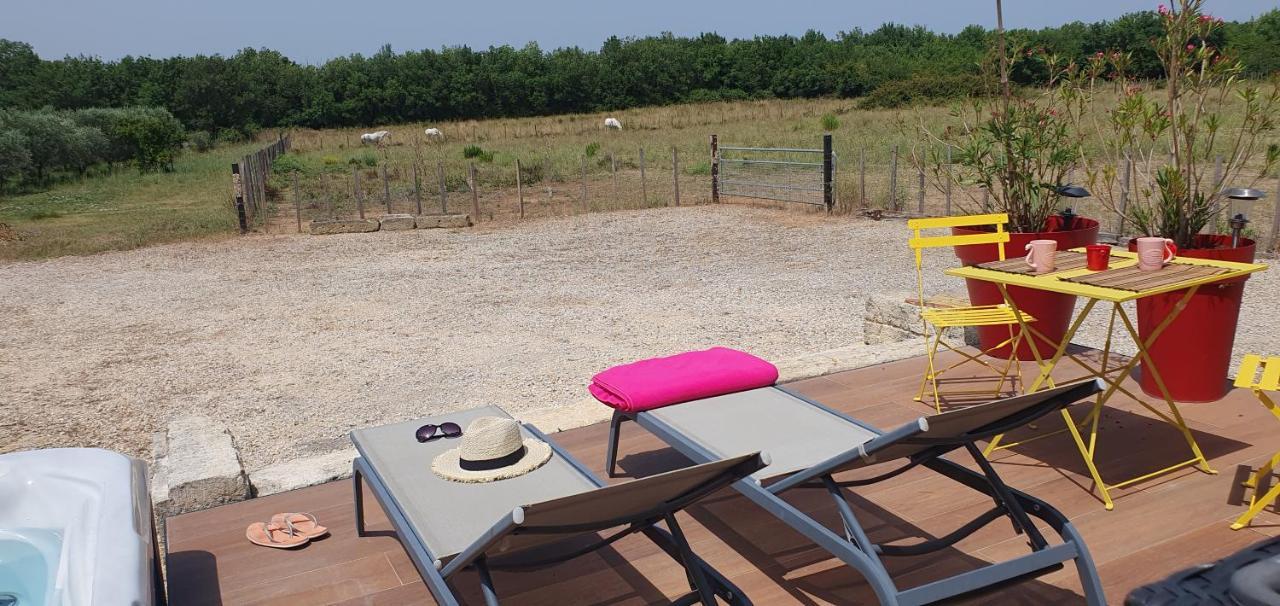 Bed and Breakfast Les Bonbonnettes Le Cailar Esterno foto