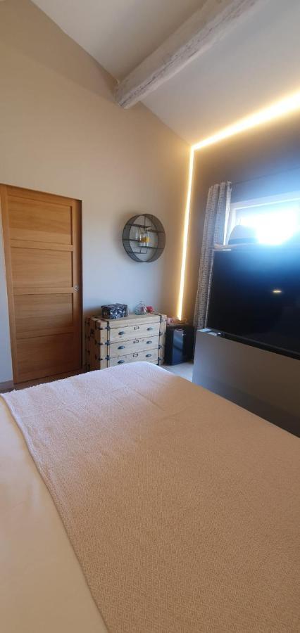 Bed and Breakfast Les Bonbonnettes Le Cailar Esterno foto